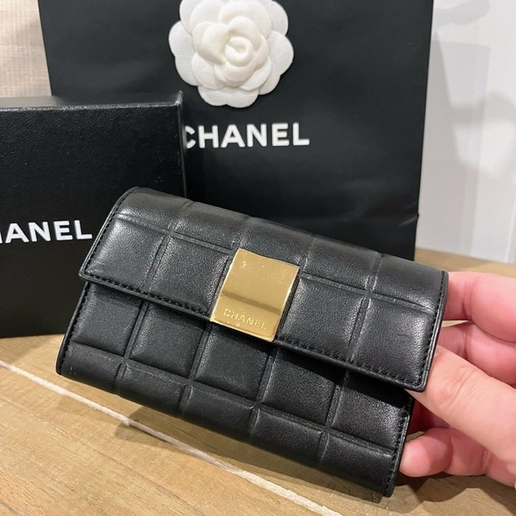 VINTAGE CHANEL 2002 Black Lambskin Choco Bar - PLASTIC ON HARDWARE - PRISTINE - Picture 2 of 10